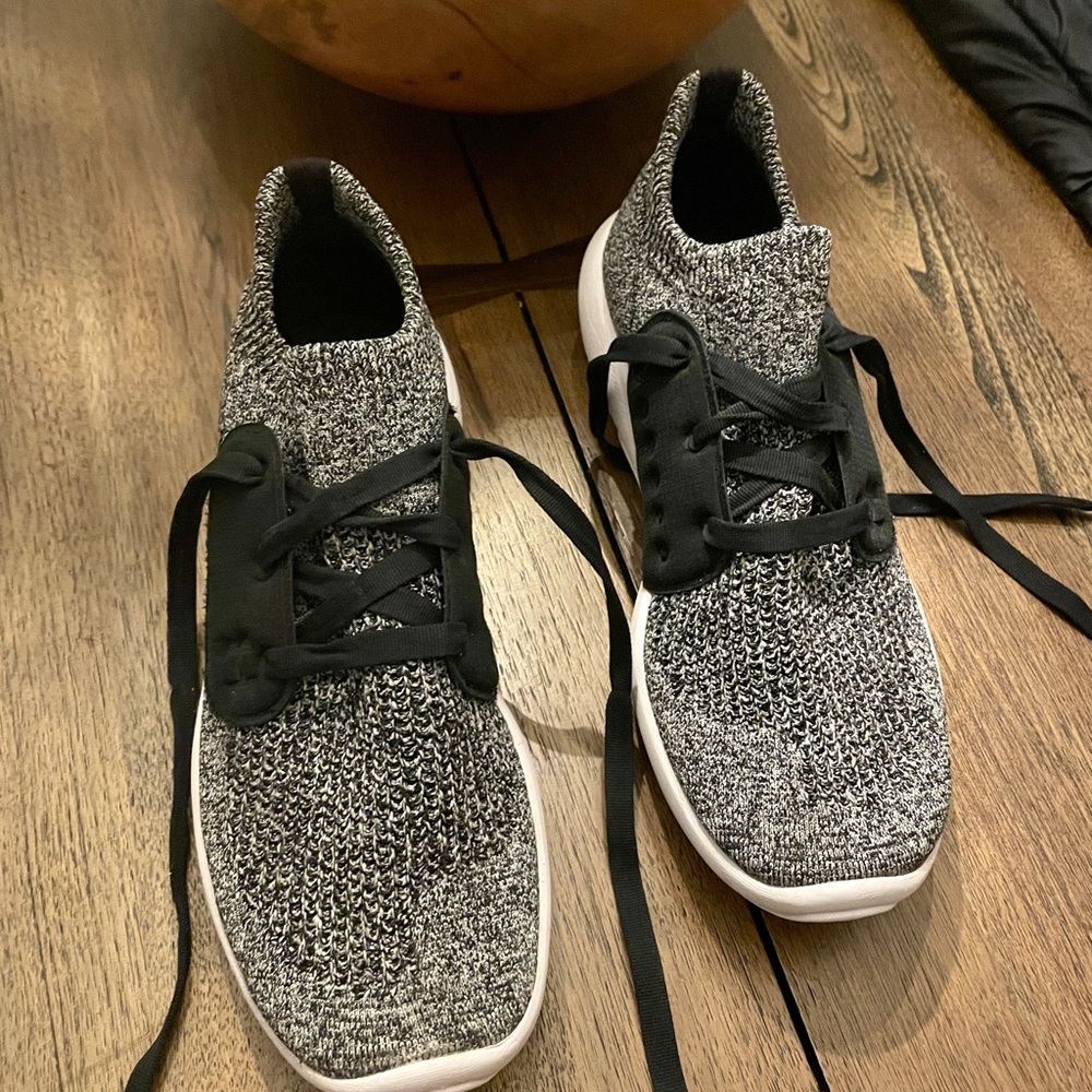 Men’s Under Armor Recovery Shoes (size 10)